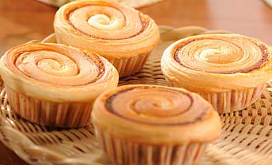 重庆新东方烹饪学院学做蛋糕